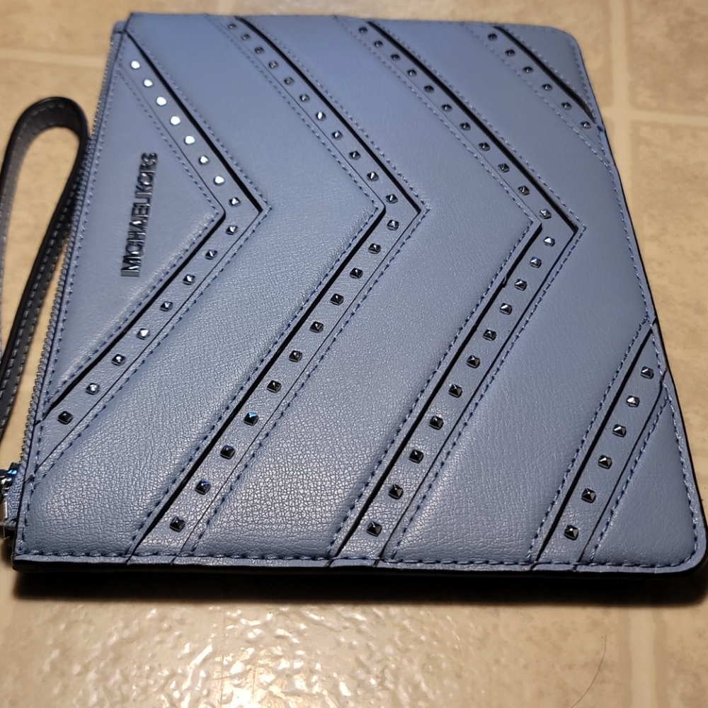 Michael Kors ELLIS XL Zip Clutch Wristlet - Picture 5 of 13